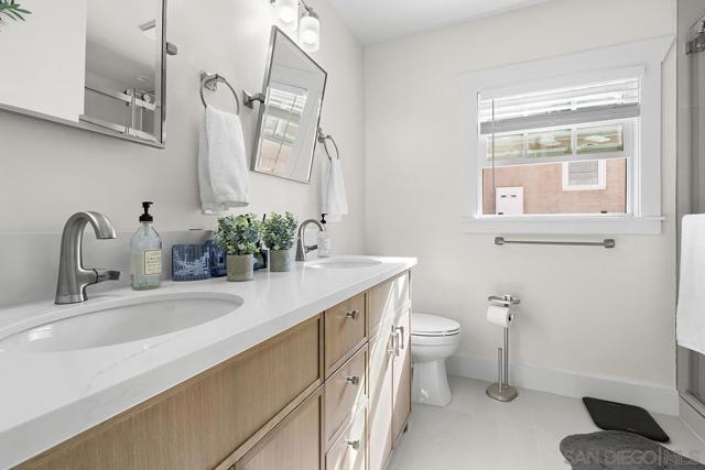 311 B Ave, Coronado CA: https://media.crmls.org/mediaz/686232b6-56d4-46d7-859f-7efbf8cdbd62.jpg