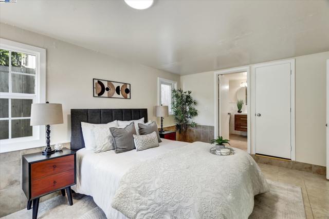 1551 Merced St, Richmond CA: https://media.crmls.org/mediaz/6862d97f-4d5e-4650-877c-9bd387ac3af6.jpg