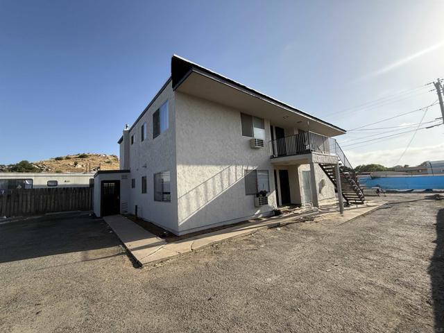1219 Linalda Dr, El Cajon CA: https://media.crmls.org/mediaz/68634562-3d53-4bde-aa46-f647c77924ff.jpg