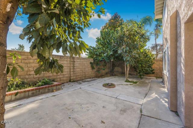 3630 Dallas Drive, Oxnard CA: https://media.crmls.org/mediaz/6863afcc-ead1-4121-8f1b-5c333d8d859d.jpg