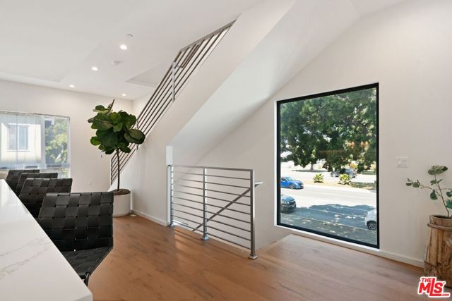 12614 Venice Boulevard, Los Angeles CA: https://media.crmls.org/mediaz/6864ec9d-f131-4031-b78b-8ab43568aedb.jpg