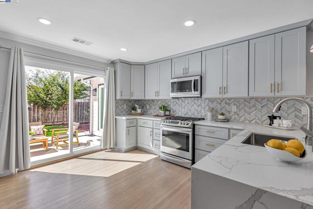 581 Kirk Ave, Sunnyvale CA: https://media.crmls.org/mediaz/6865c5cf-8097-4599-8787-2c6e4dbb2257.jpg