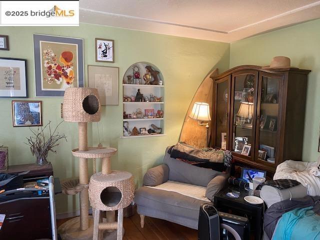 1100 Park AVE, Alameda CA: https://media.crmls.org/mediaz/6865eea0-fd1f-4a25-b5dc-9e9b66dfc635.jpg