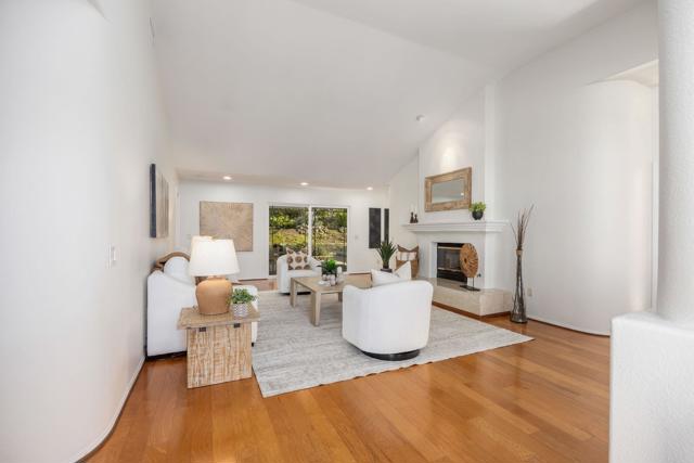 Detail Gallery Image 5 of 38 For 1911 La Subida Way, San Marcos,  CA 92078 - 3 Beds | 2 Baths