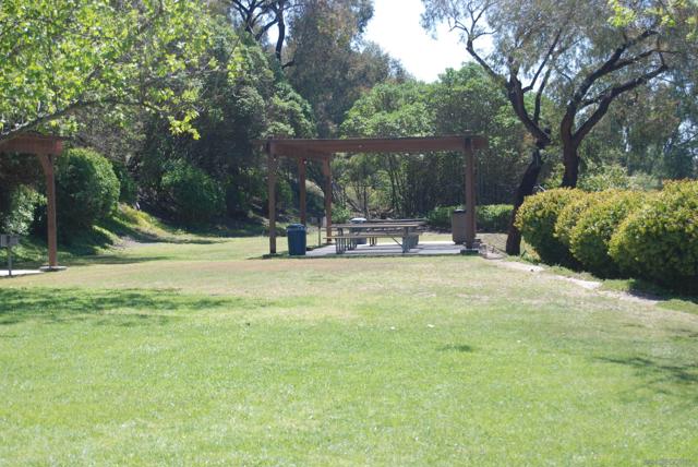 16071 Sun Summit Pt, San Diego CA: https://media.crmls.org/mediaz/68663b98-abb0-4ec1-9c4a-49385aec1de0.jpg