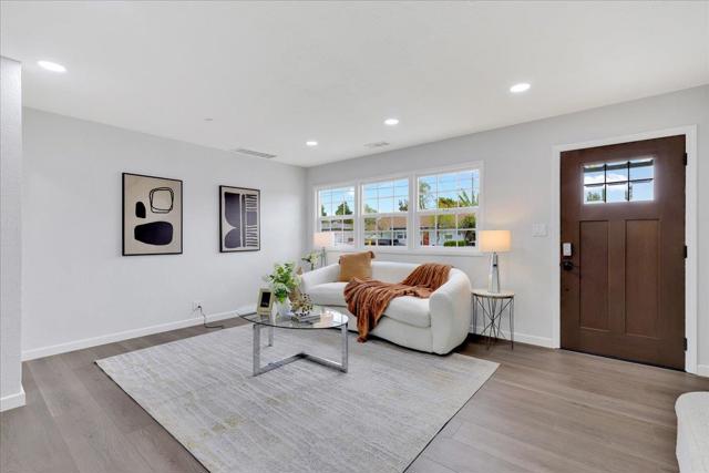824 Acacia Avenue, Sunnyvale CA: https://media.crmls.org/mediaz/6866506e-38fa-4145-8beb-6e9e06fdbdd4.jpg