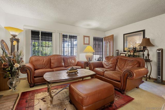 6065 Nancita Ct, San Diego CA: https://media.crmls.org/mediaz/6866769b-2a03-4b5d-8e77-bb46453c1268.jpg