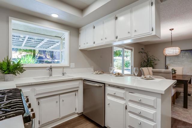 30180 Lilac Rd, Valley Center CA: https://media.crmls.org/mediaz/6866b73d-a03d-4388-977f-8334b33aec43.jpg