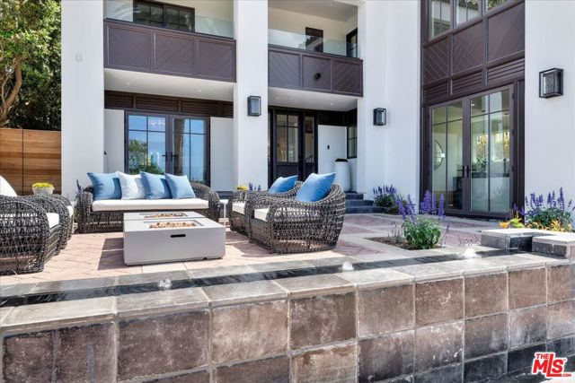 1736 Paseo Del Mar, Palos Verdes Estates CA: https://media.crmls.org/mediaz/68687eb7-6257-4ec1-a499-d472d6ba5c48.jpg