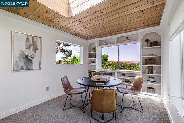 3338 Carlyle Ter, Lafayette CA: https://media.crmls.org/mediaz/6868d208-b679-40a6-8fd7-d2da1a911c8e.jpg