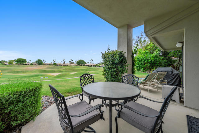 54836 Inverness Way Way, La Quinta CA: https://media.crmls.org/mediaz/6868e625-4961-426d-b7b7-f857c81bcfde.jpg