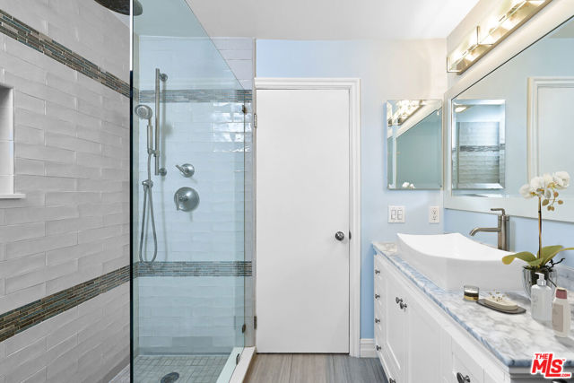 8828 Pershing Drive, Playa del Rey CA: https://media.crmls.org/mediaz/686980ef-1450-475a-bedc-1ac2429e2d8d.jpg