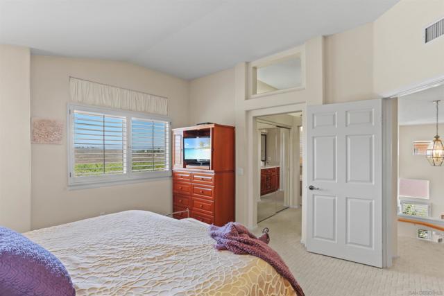 11464 Alborada, San Diego CA: https://media.crmls.org/mediaz/6869d3b9-d35e-4823-b19c-88beced7e8c3.jpg