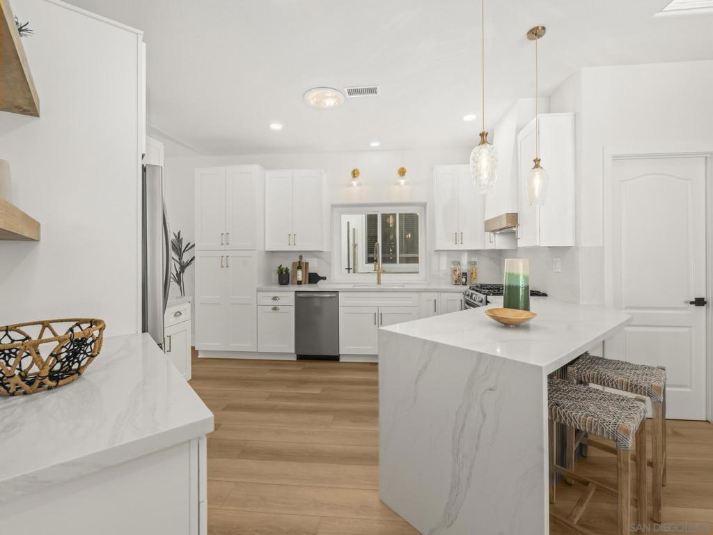 MLS #250043606SD image #6