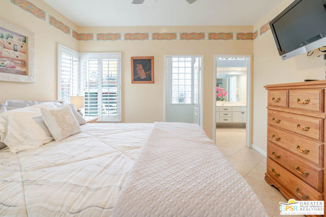 Image 26 of 52 For 77553 Carinda Court