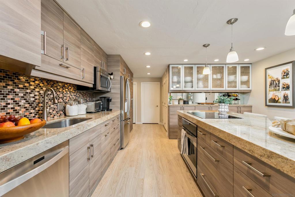 3940 Gresham St - photo 9