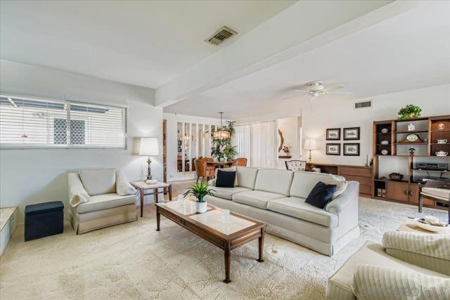 6370 Lake Kathleen Avenue, San Diego CA: https://media.crmls.org/mediaz/686acddd-39ea-47f4-a4c5-55df32e97040.jpg