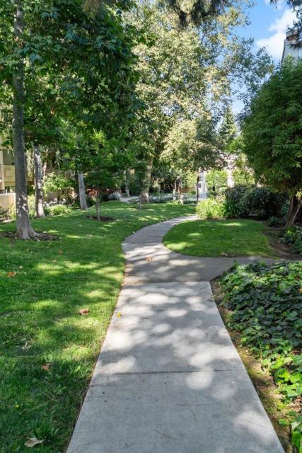 948 Kiely Boulevard, Santa Clara CA: https://media.crmls.org/mediaz/686b6a32-f462-4bf2-851f-ec281a692809.jpg