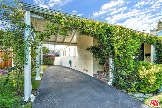 11621 ADDISON Street photo 8