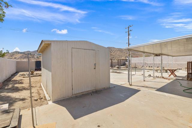 38280 Chuperosa Lane, Cathedral City CA: https://media.crmls.org/mediaz/686d46d1-b9fb-4a8d-94e3-d756f577b745.jpg