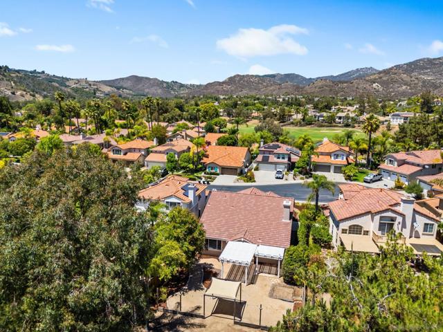 3083 Sprucewood Ln, Escondido CA: https://media.crmls.org/mediaz/686e0383-691c-4c8c-be44-6433a431389a.jpg