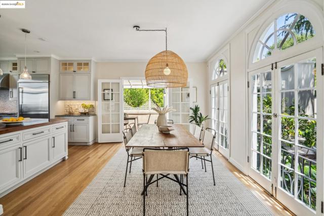 6051 MARGARIDO Dr, Oakland CA: https://media.crmls.org/mediaz/686edef9-e032-4ee3-b43d-0dae84cab8ce.jpg