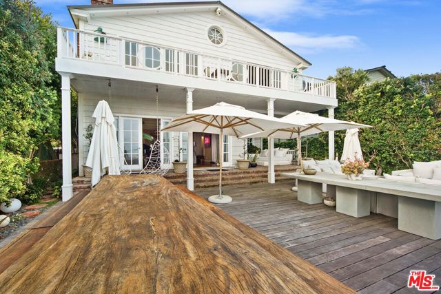 31740 Broad Beach Road, Malibu CA: https://media.crmls.org/mediaz/686efa70-4096-40ea-aa8c-7a29edb2811f.jpg