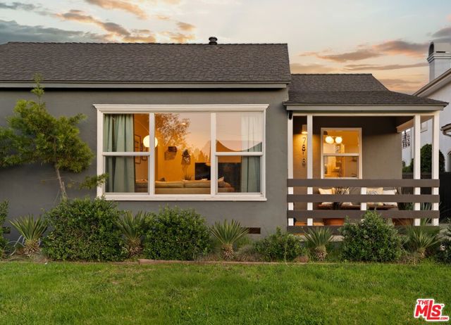 7818 Truxton Avenue, Los Angeles CA: https://media.crmls.org/mediaz/686fd118-aa4d-4b19-9c0c-8065cdac3f23.jpg