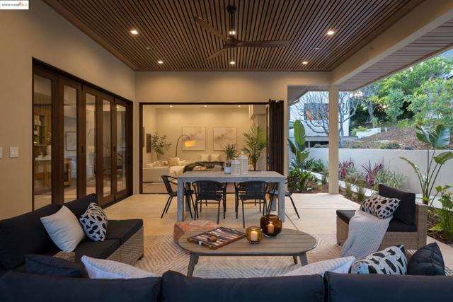 30 Lincolnshire Dr, Oakland CA: https://media.crmls.org/mediaz/68702ff8-e5d0-4ea3-91e3-b1f7e6c7b313.jpg