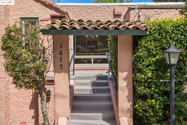 1675 Visalia Ave, Berkeley CA: https://media.crmls.org/mediaz/68721e24-7d9e-48b0-8ad3-934051c483e0.jpg