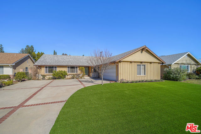 22259 Hart Street photo 3