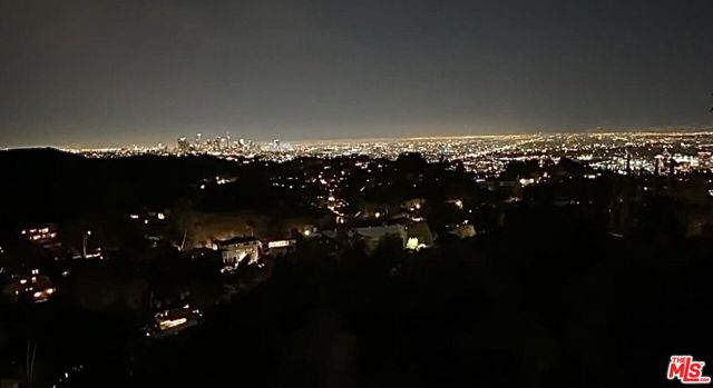 3306 Deronda Drive, Los Angeles CA: https://media.crmls.org/mediaz/6872c8e0-67ca-4a9f-8ad7-43b28534eceb.jpg