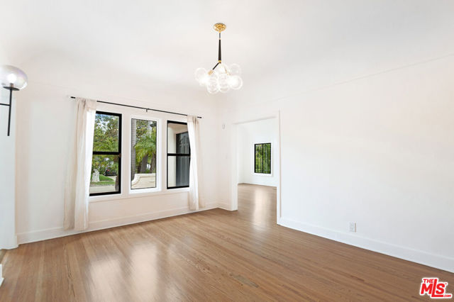 449 S Citrus Avenue, Los Angeles CA: https://media.crmls.org/mediaz/6872eed5-17a9-4303-b32a-2cb33336b576.jpg