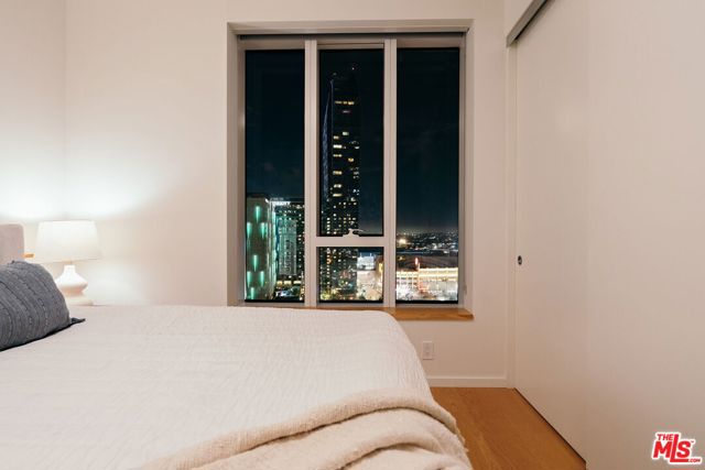 889 Francisco Street, Los Angeles CA: https://media.crmls.org/mediaz/6872f4d6-7cb5-47d0-b1c7-f6d0fdf41049.jpg