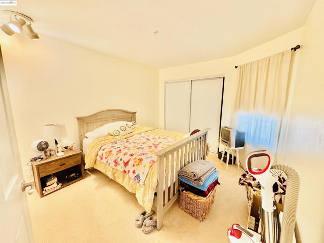 61 Bridle Path Ln, Novato CA: https://media.crmls.org/mediaz/68732ab3-e3de-443c-b905-29fdfbf3bacd.jpg