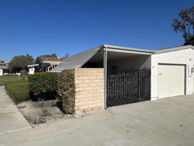 3824 Orange Way, Oceanside CA: https://media.crmls.org/mediaz/68733177-28fd-42fb-a868-5552deabc3de.jpg