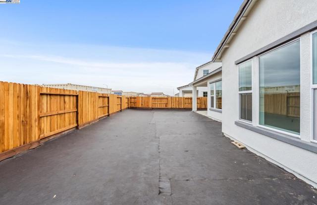 1552 Kasnak Drive, Manteca CA: https://media.crmls.org/mediaz/68737be3-461e-4a3c-aded-99461fdc25af.jpg