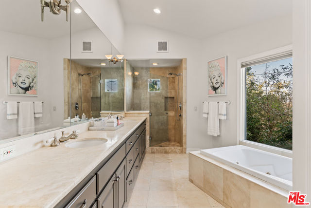 7354 Trask Avenue, Playa del Rey CA: https://media.crmls.org/mediaz/6874279c-9df3-4fd3-8ebc-8bf820516a2a.jpg