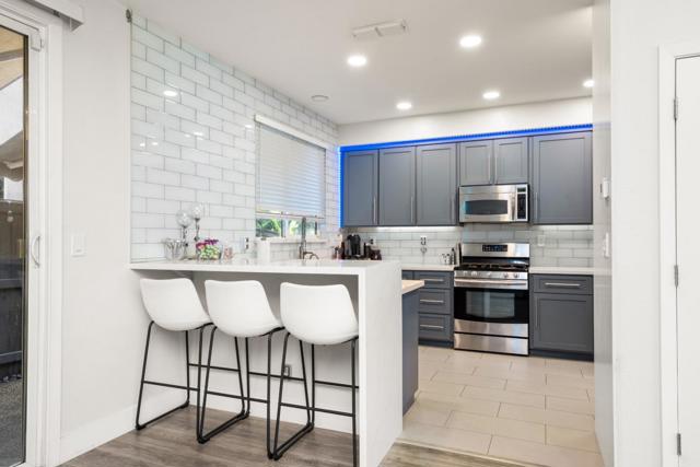 2372 Donner Pass Avenue, Sacramento CA: https://media.crmls.org/mediaz/68744489-6d0d-4b81-8146-e0d389359f84.jpg