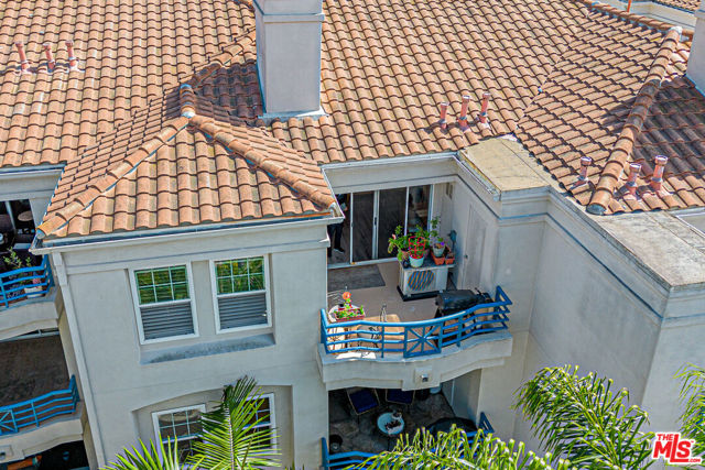 415 Townsquare Lane, Huntington Beach CA: https://media.crmls.org/mediaz/6874e20c-55b8-420f-9ec4-2ba366ec7540.jpg