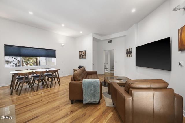 Detail Gallery Image 30 of 47 For 3551 Dixie Canyon Pl, Los Angeles,  CA 91423 - 4 Beds | 3/1 Baths