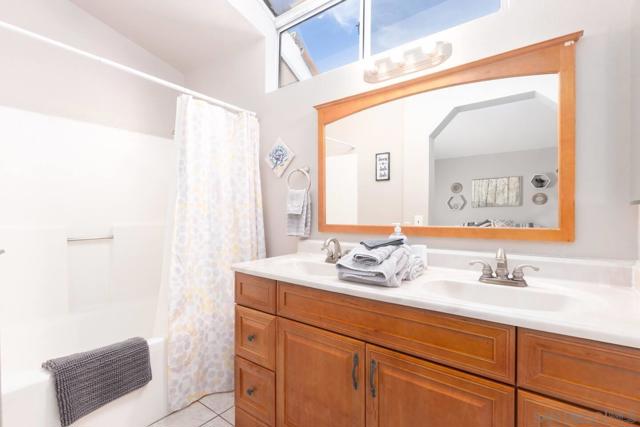 24643 Leafwood Dr, Murrieta CA: https://media.crmls.org/mediaz/687642ce-b746-4769-b9f7-785606319446.jpg