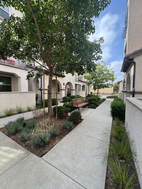 220 Babson Court, Claremont CA: https://media.crmls.org/mediaz/687674e6-8c84-479f-89ec-6ad51e03bc35.jpg