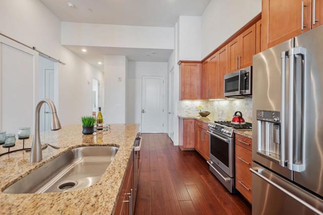1028 Foster Square Lane, Foster City CA: https://media.crmls.org/mediaz/6877bb28-9f7c-4b37-952a-db8677997cd0.jpg