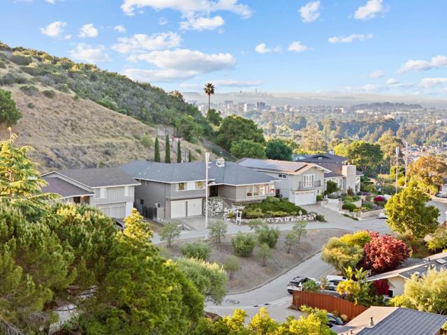 942 Viewridge Drive, San Mateo CA: https://media.crmls.org/mediaz/68780969-153b-465b-9e93-9f98ce9e8fc9.jpg