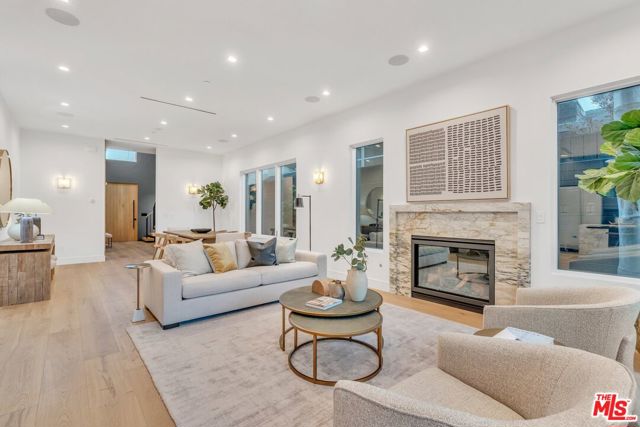 1071 Marco Place photo 6