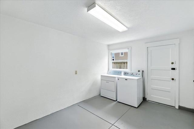5555 Carlton Street, Oakland CA: https://media.crmls.org/mediaz/687891af-50ed-489c-a923-bd9fa20af9ec.jpg