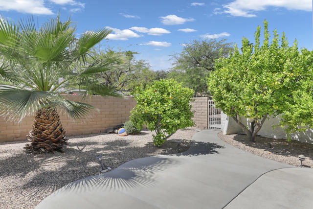 71370 Gardess Road, Rancho Mirage CA: https://media.crmls.org/mediaz/6878f207-8416-474b-85f8-9d180c72ce4d.jpg