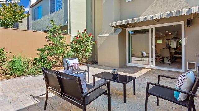 3027 Alta Vista, Alameda CA: https://media.crmls.org/mediaz/6879e9c1-12a7-493f-87ab-03b0837c8686.jpg