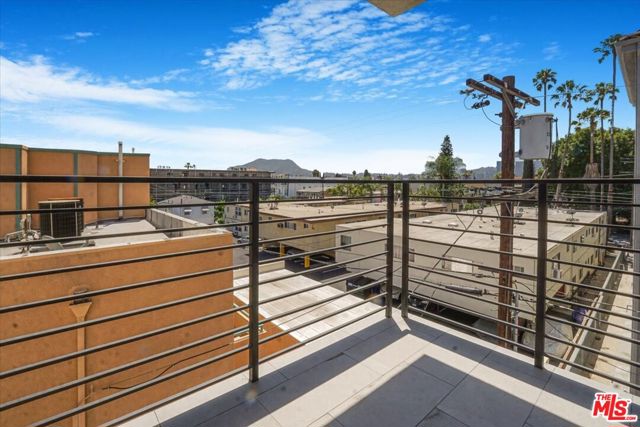 10918 Camarillo Street, North Hollywood CA: https://media.crmls.org/mediaz/687a60cb-cca9-4957-9bd6-cc304a04baf5.jpg